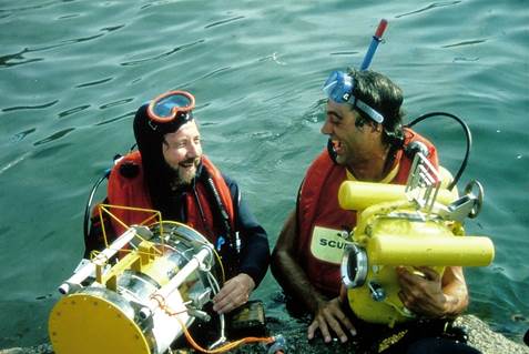 Compare that with a Go Pro. The biggest Housing with one loading gave 5 minutes of film. With Guy Meauxsoone in Greece ( 1983) fiiming "Drowned river of Daracos". In fact Paul Atkinson did the cave diving filming as both Guy and I were novice divers.